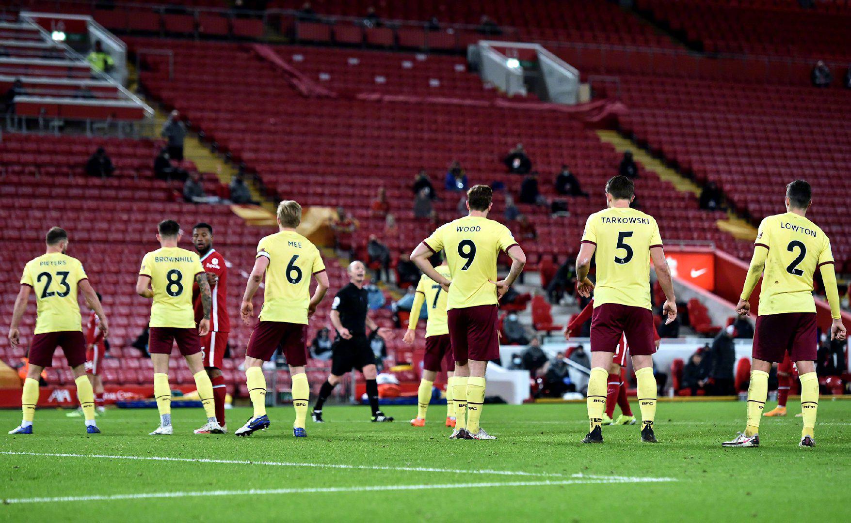 确保球员无 确保球员无